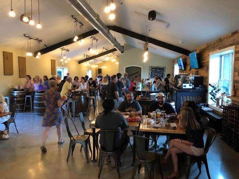A large crowd at a restaurant